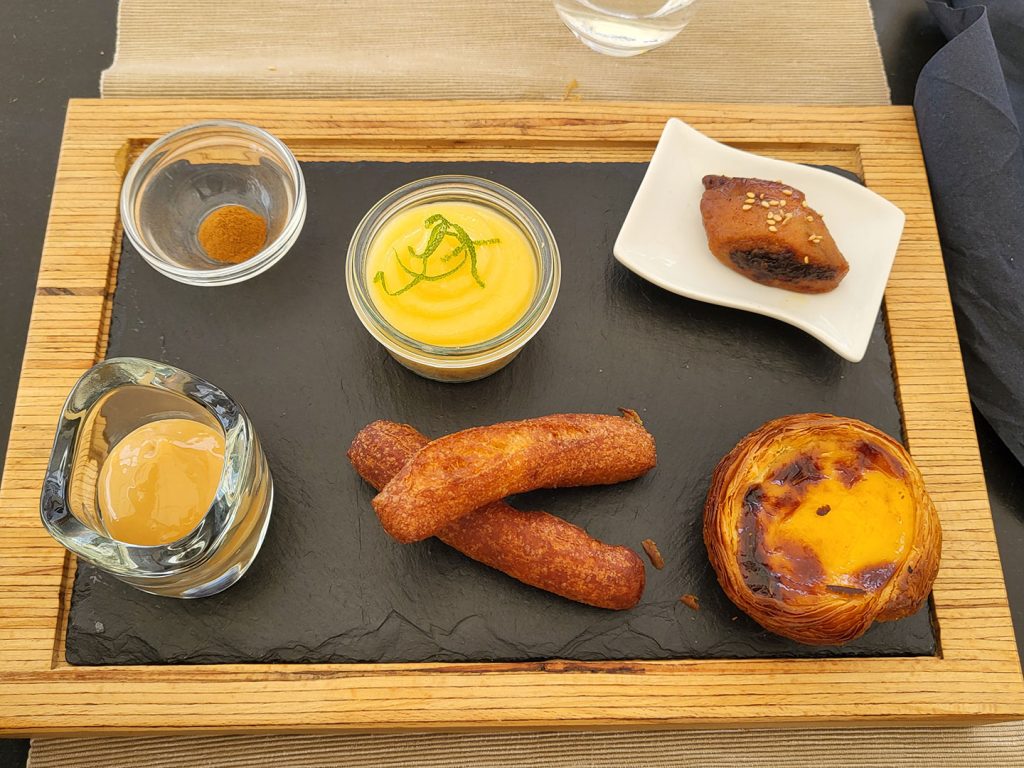 Plateau de desserts à la Terrasse à Givet