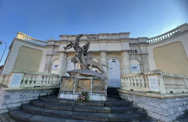 À la découverte du monument aux morts de Haybes