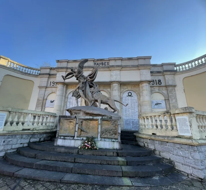 À la découverte du monument aux morts de Haybes