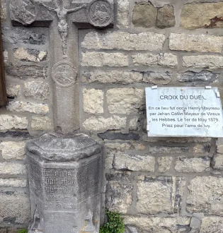La Croix du Duel à Hierges : l&rsquo;histoire d&rsquo;un homicide devenu monument